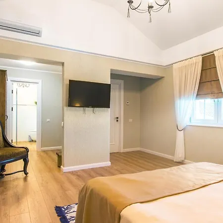 Pool House Mamaia Villa *